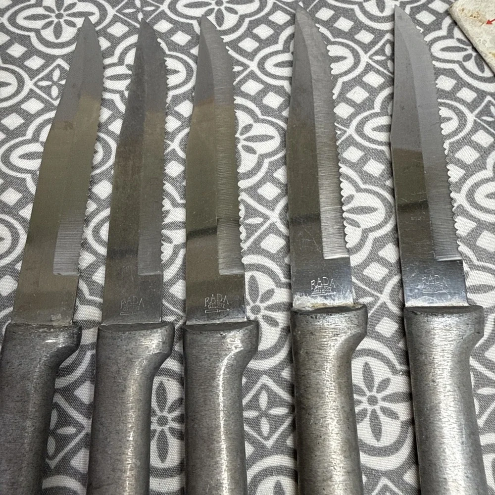 Rada 5 Knives Serrated & 1 Pealer Stainless Steel USA Made Silver. Aunts Estate.